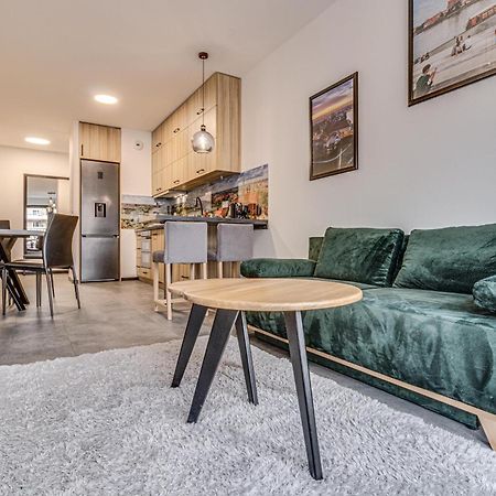 Rentplanet - Apartament Wyszynskiego วรอตซวาฟ ภายนอก รูปภาพ