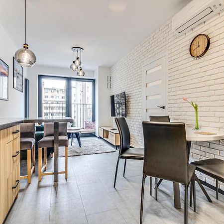 Rentplanet - Apartament Wyszynskiego วรอตซวาฟ ภายนอก รูปภาพ